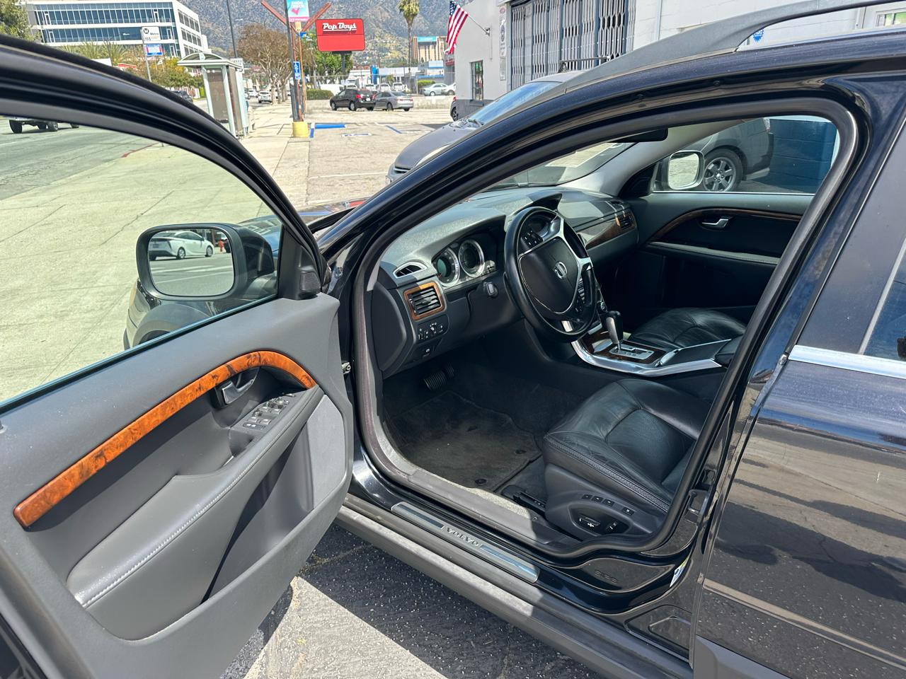 Volvo XC70 4dr Wgn 3.2L PZEV 2012