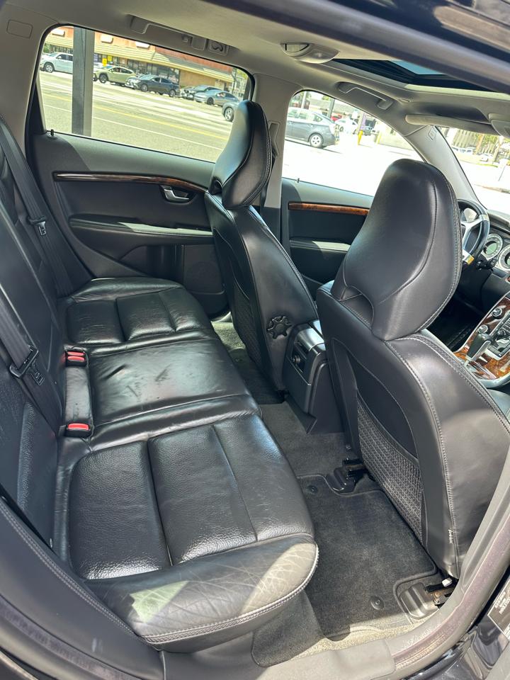 Volvo XC70 4dr Wgn 3.2L PZEV 2012