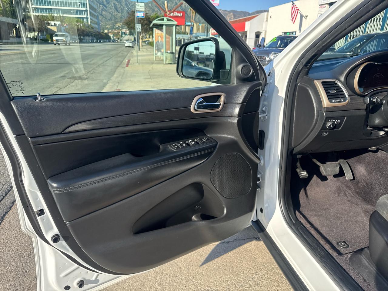 Jeep Grand Cherokee Laredo 4x2 2017