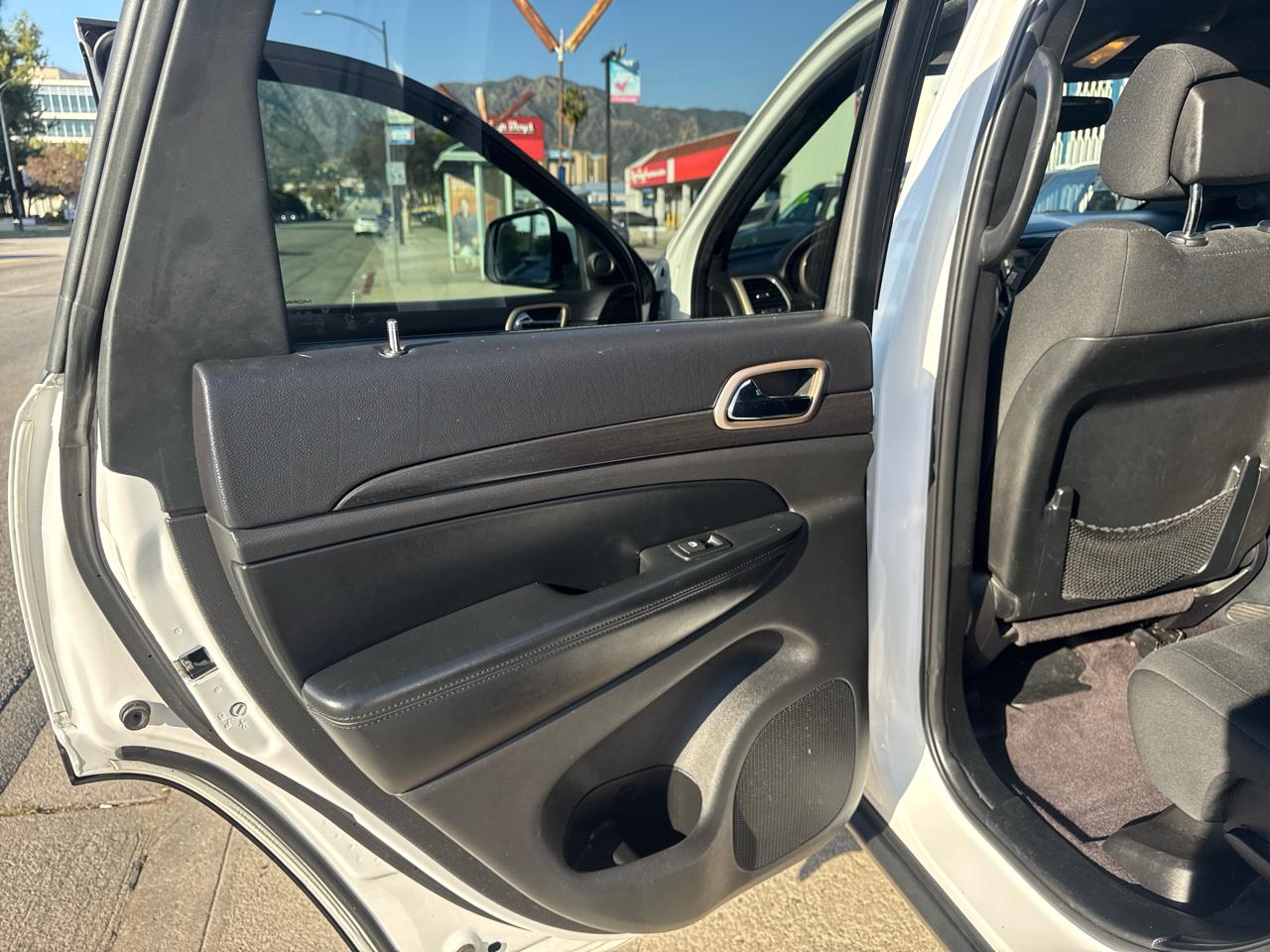Jeep Grand Cherokee Laredo 4x2 2017
