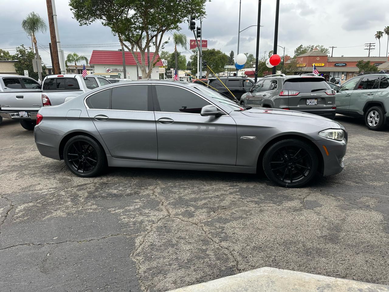 BMW 5 Series 4dr Sdn 528i RWD 2013