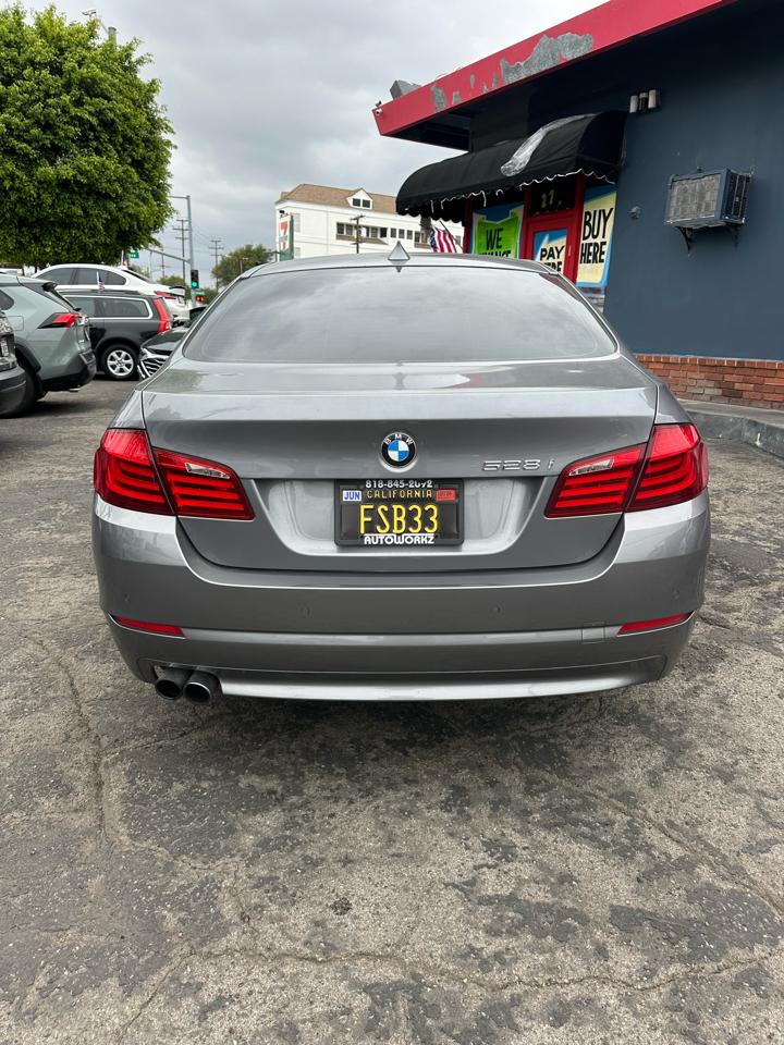 BMW 5 Series 4dr Sdn 528i RWD 2013