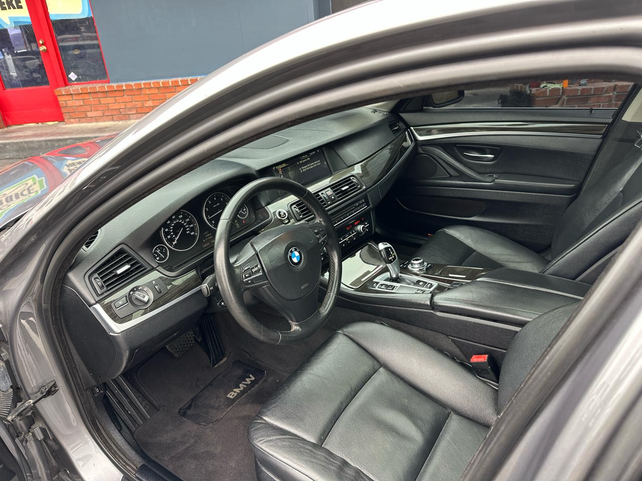 BMW 5 Series 4dr Sdn 528i RWD 2013