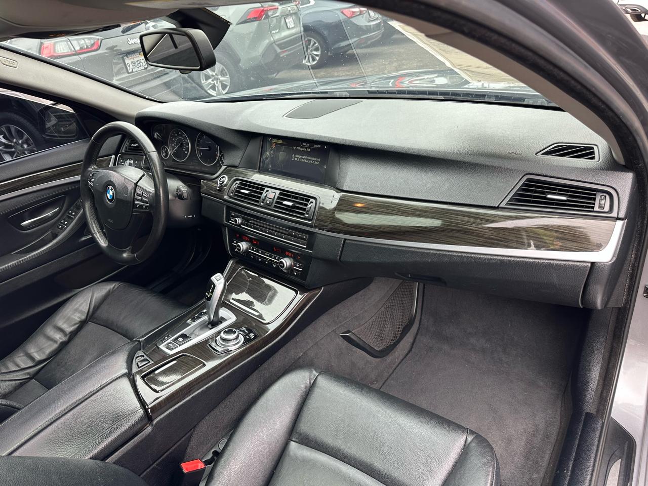 BMW 5 Series 4dr Sdn 528i RWD 2013