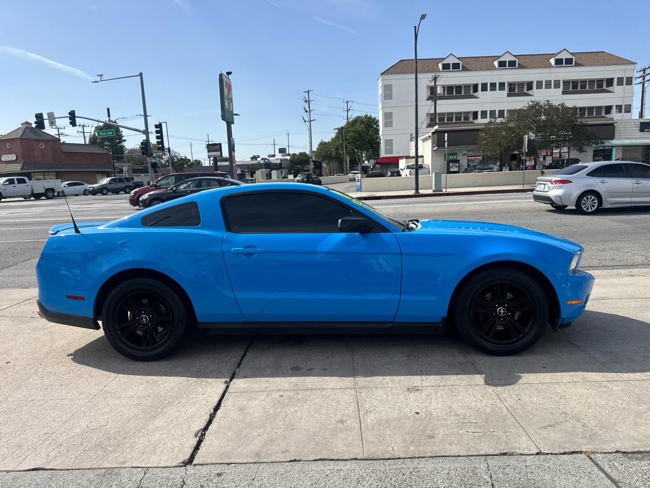 Ford Mustang 2dr Cpe V6 2010