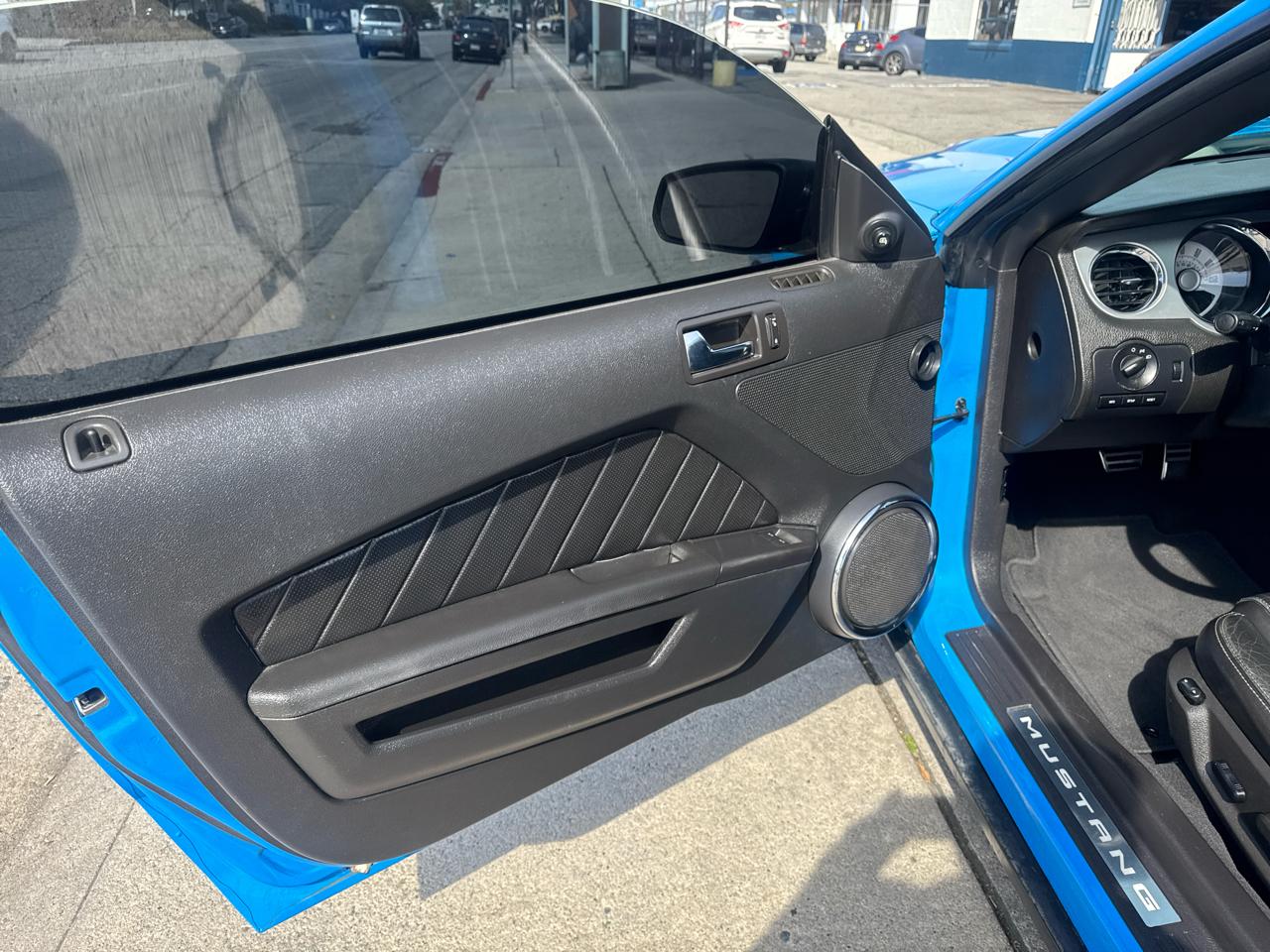 Ford Mustang 2dr Cpe V6 2010