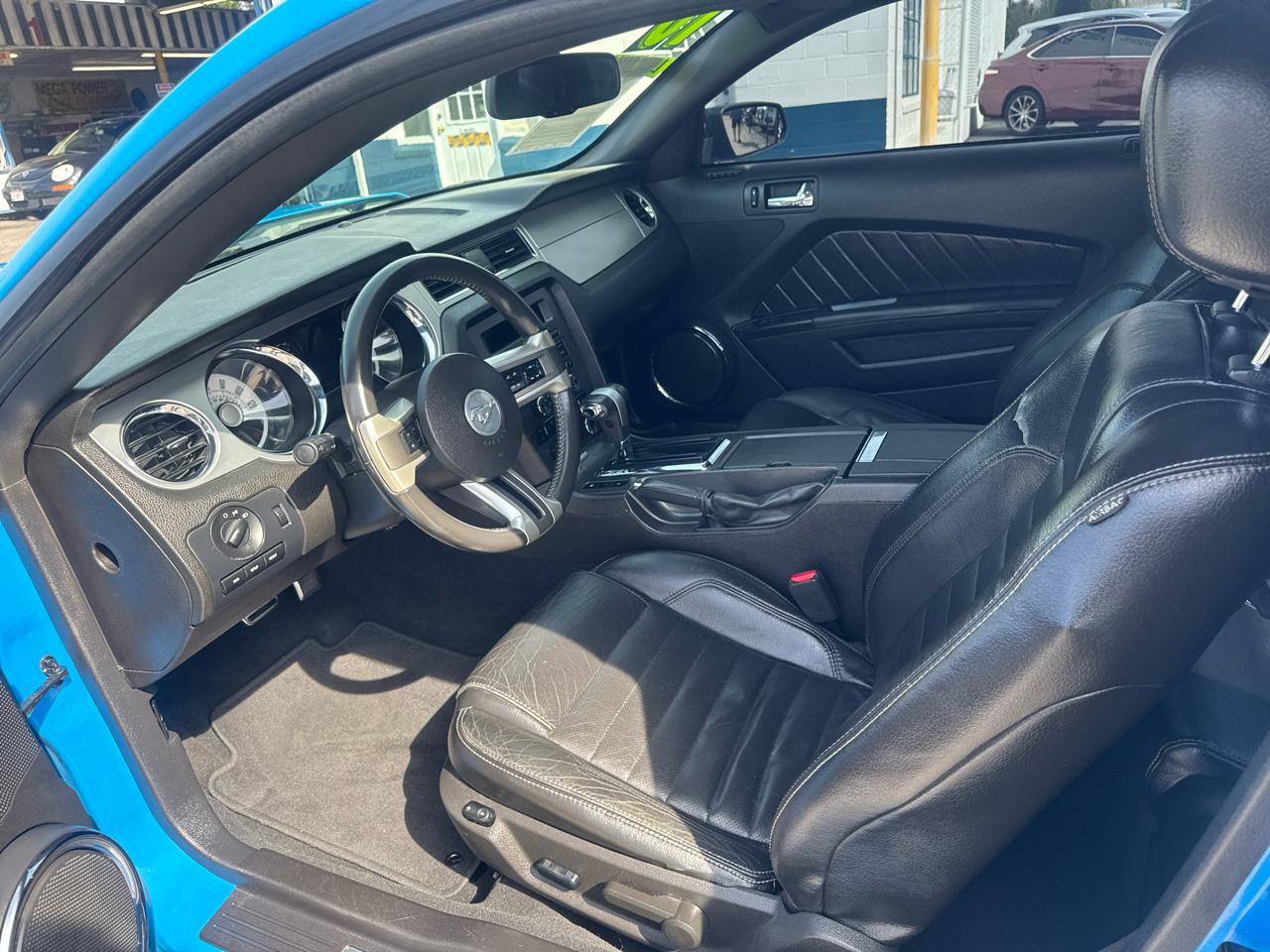 Ford Mustang 2dr Cpe V6 2010