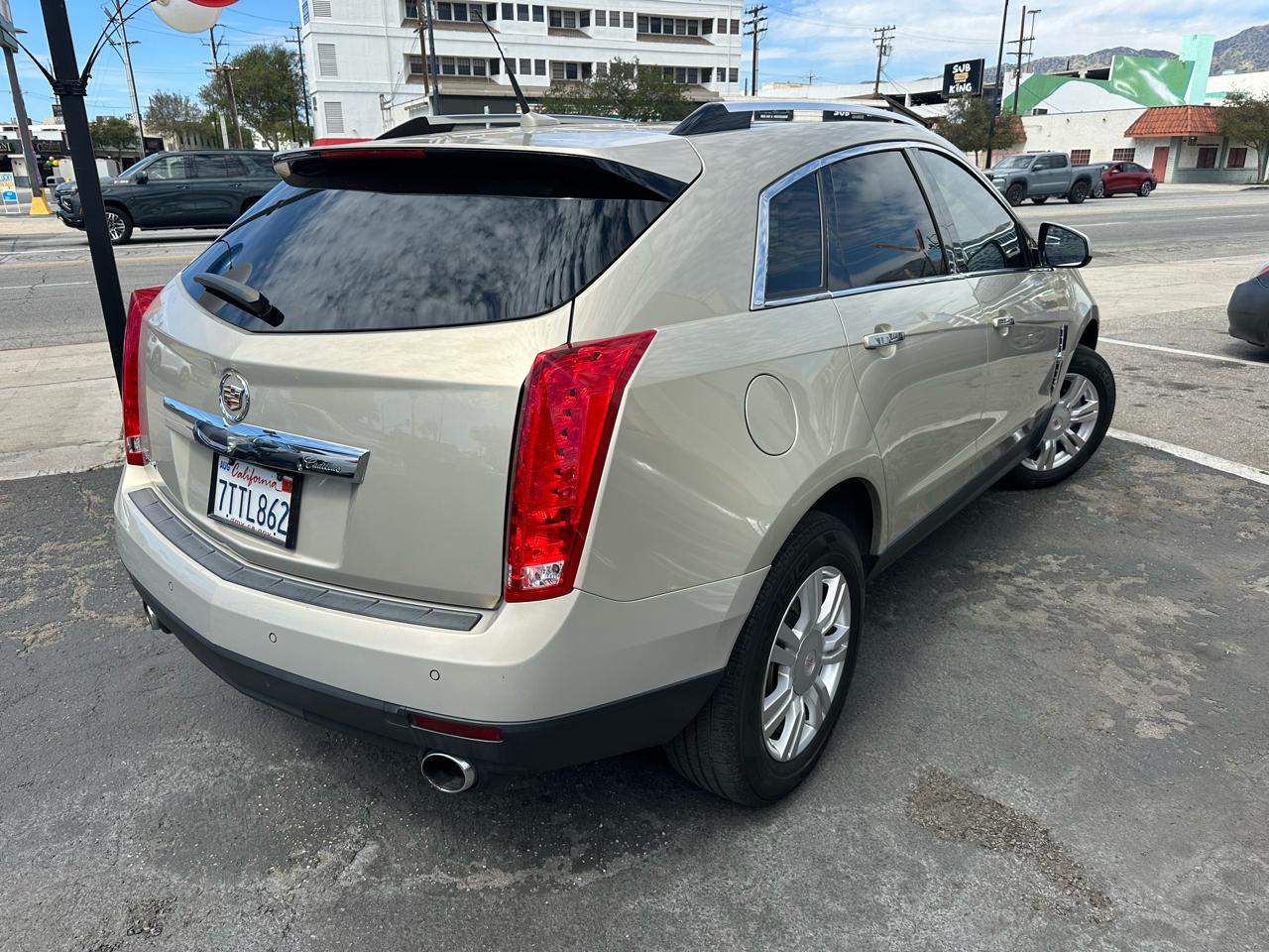 Cadillac SRX FWD 4dr Luxury Collection 2010