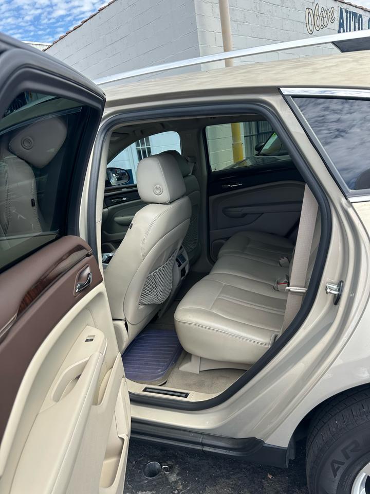 Cadillac SRX FWD 4dr Luxury Collection 2010