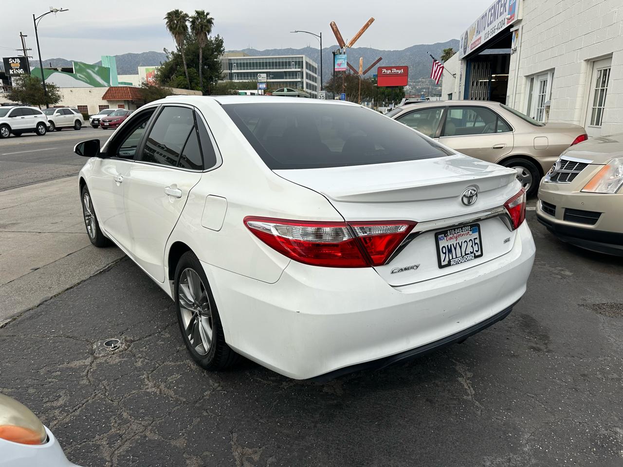 Toyota Camry 4dr Sdn I4 Auto SE w/Special Edition Pkg (Natl) 2016