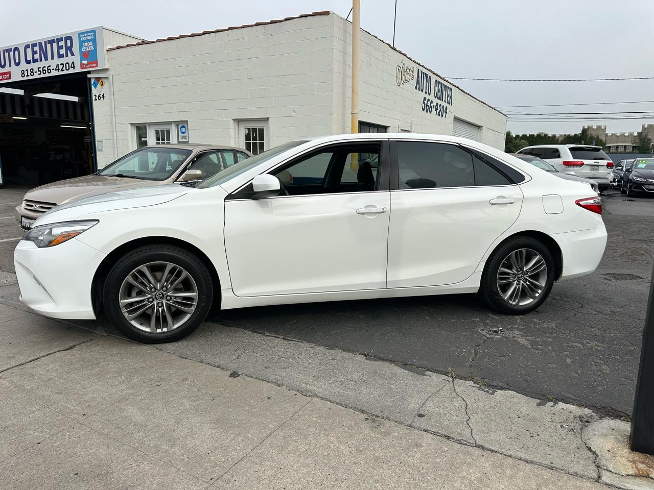 Toyota Camry 4dr Sdn I4 Auto SE w/Special Edition Pkg (Natl) 2016