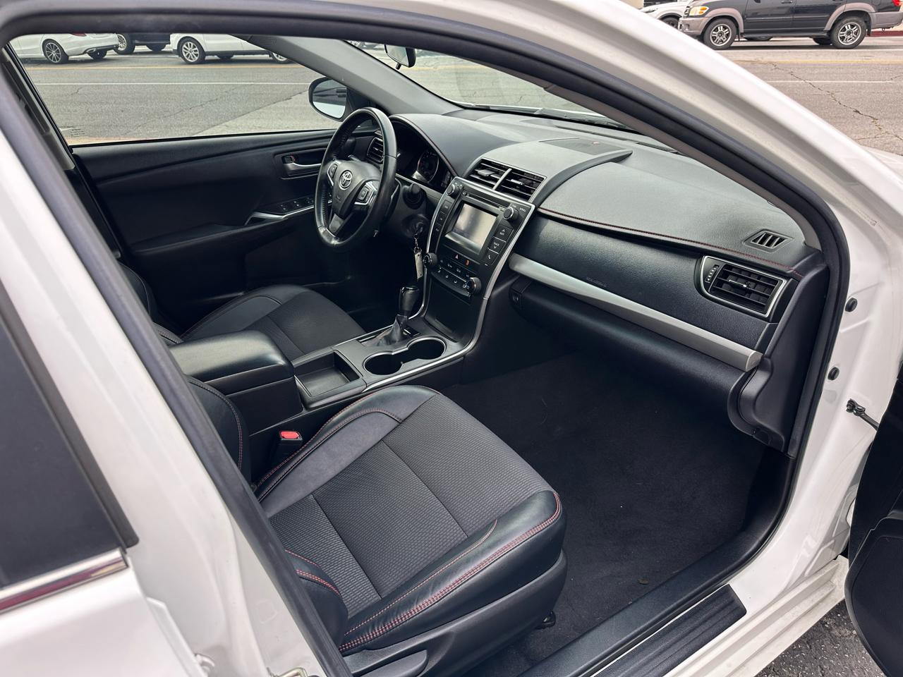 Toyota Camry 4dr Sdn I4 Auto SE w/Special Edition Pkg (Natl) 2016