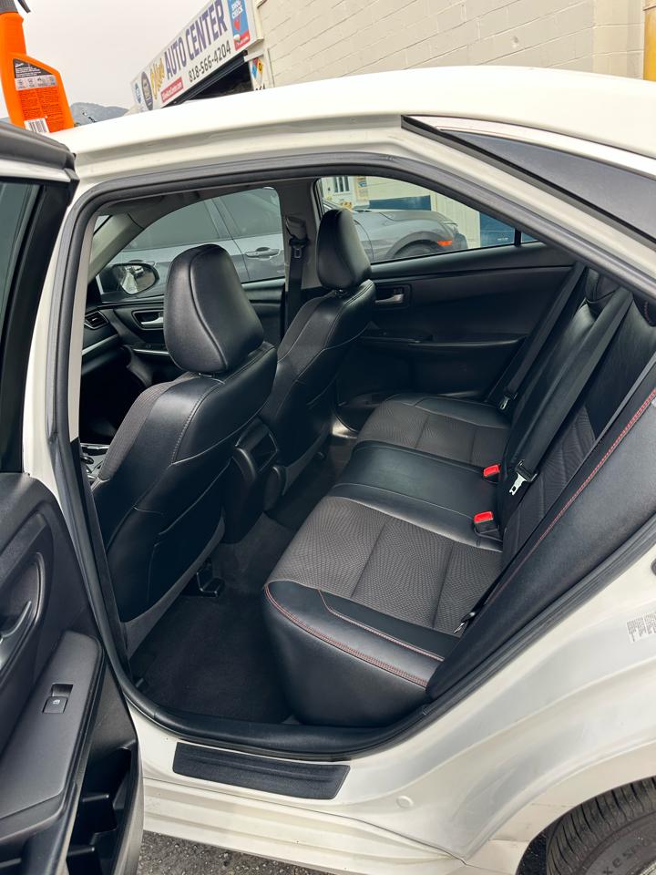 Toyota Camry 4dr Sdn I4 Auto SE w/Special Edition Pkg (Natl) 2016