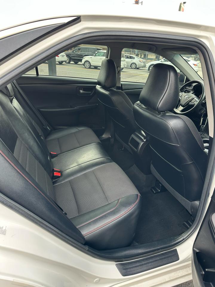 Toyota Camry 4dr Sdn I4 Auto SE w/Special Edition Pkg (Natl) 2016