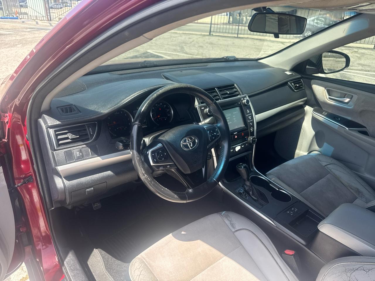 Toyota Camry XLE Auto (Natl) 2017