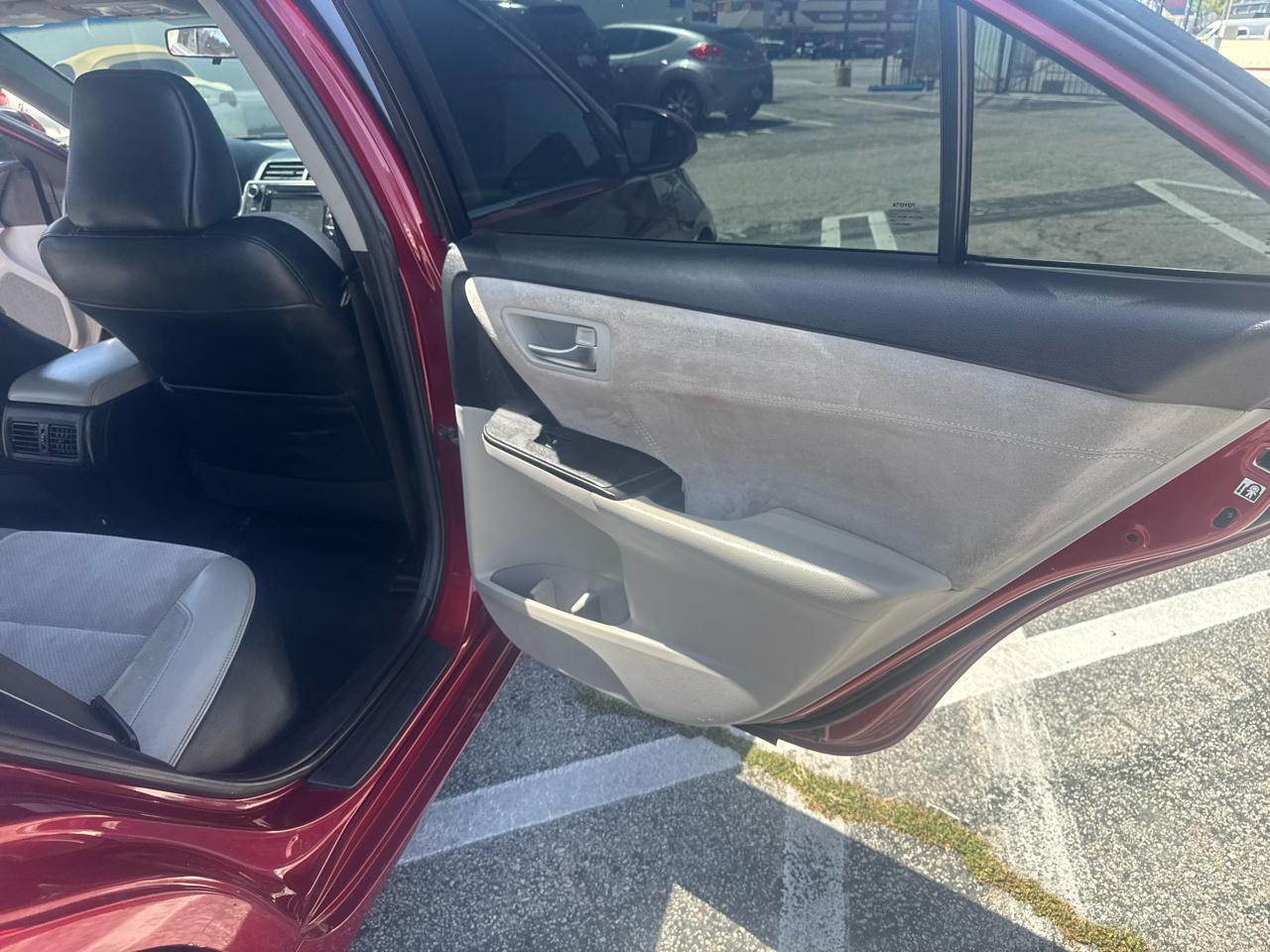 Toyota Camry XLE Auto (Natl) 2017