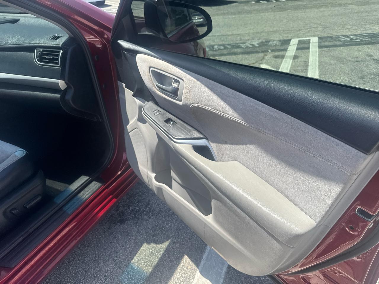 Toyota Camry XLE Auto (Natl) 2017