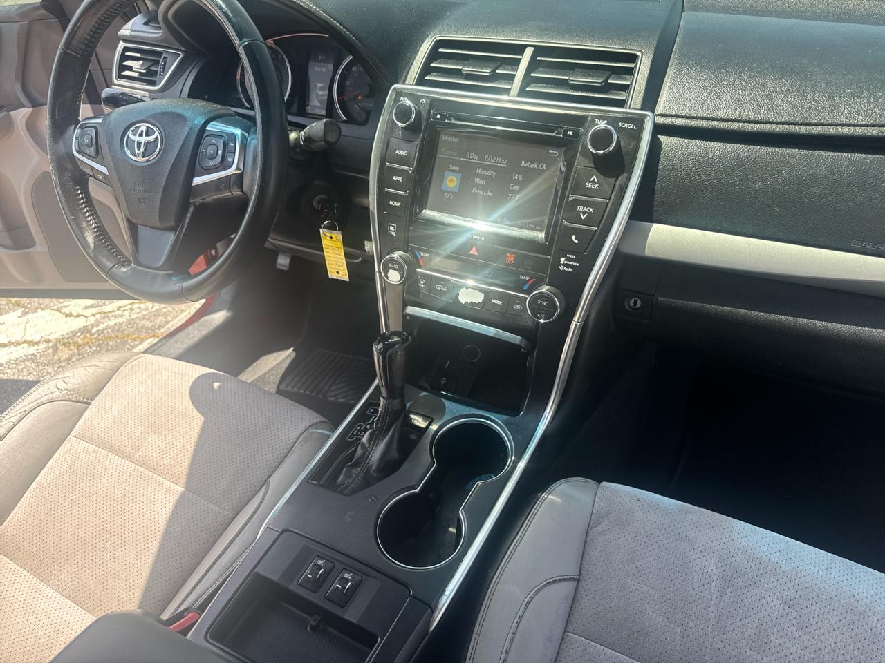 Toyota Camry XLE Auto (Natl) 2017