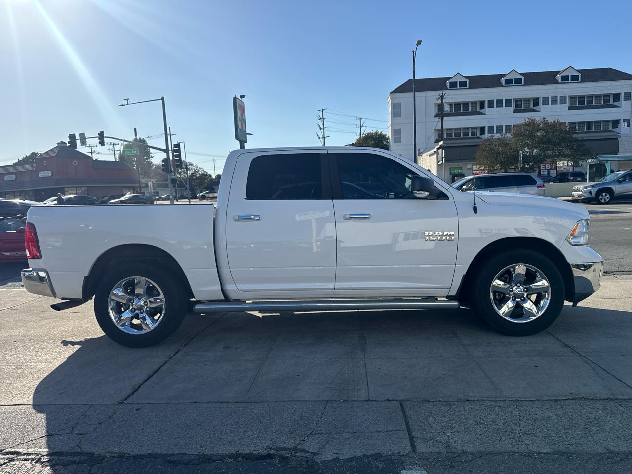 RAM 1500 2WD Crew Cab 140.5" Lone Star 2015
