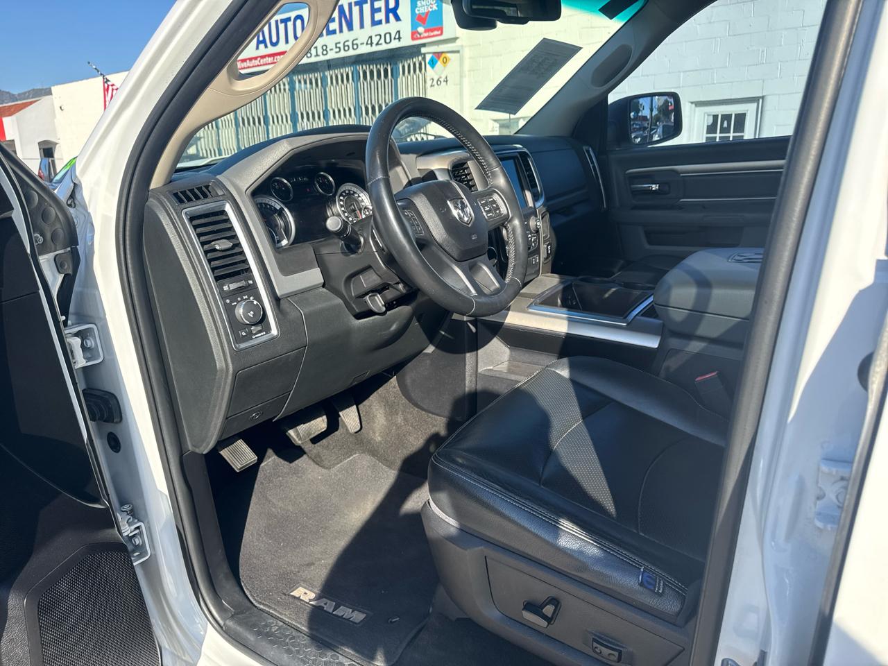 RAM 1500 2WD Crew Cab 140.5" Lone Star 2015