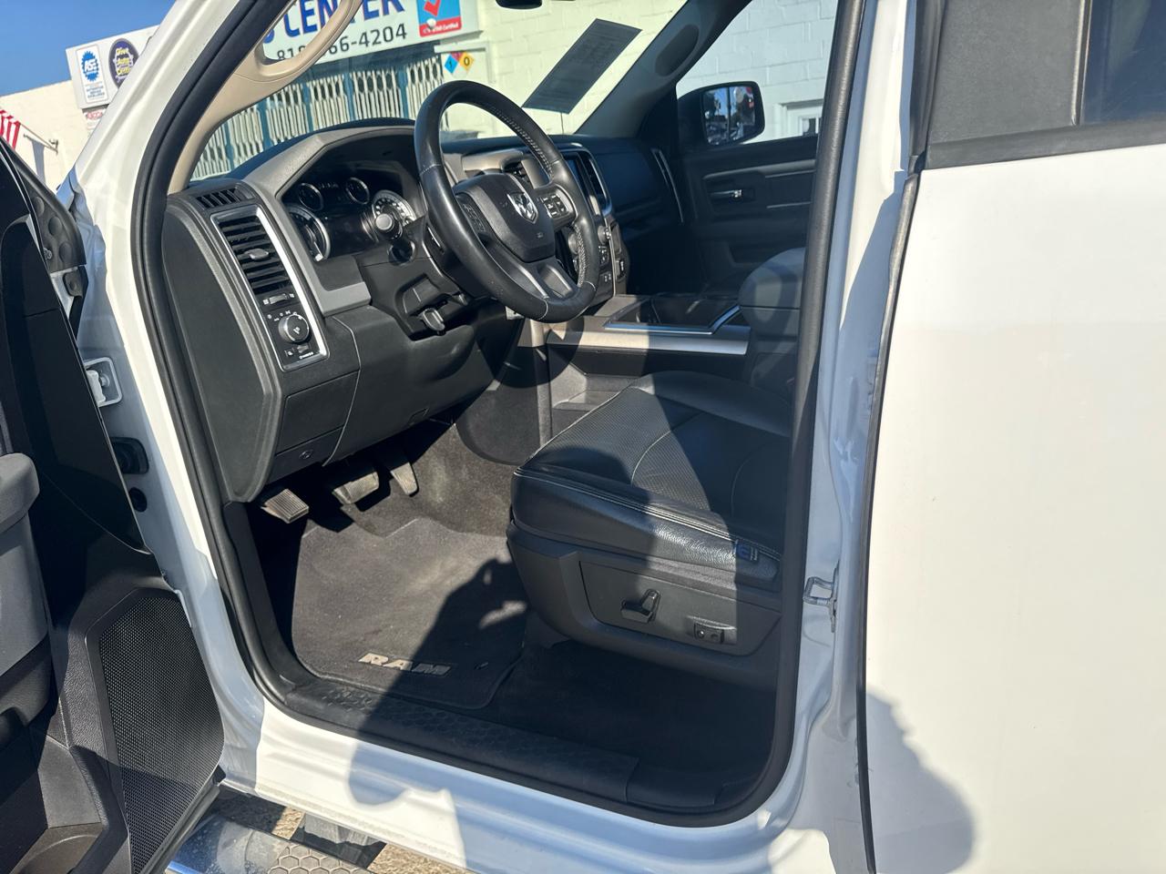 RAM 1500 2WD Crew Cab 140.5" Lone Star 2015