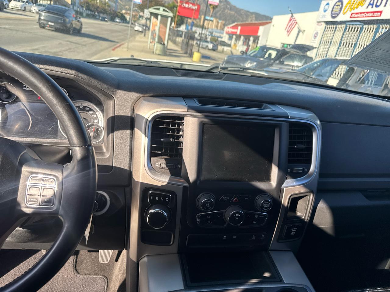 RAM 1500 2WD Crew Cab 140.5" Lone Star 2015