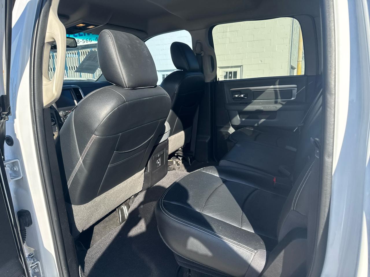 RAM 1500 2WD Crew Cab 140.5" Lone Star 2015