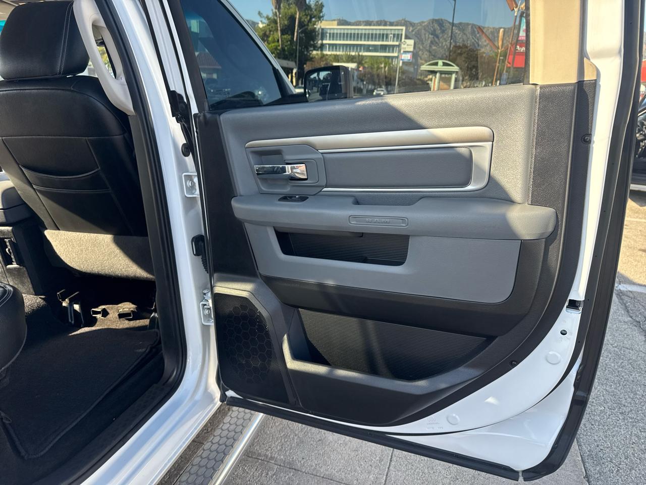 RAM 1500 2WD Crew Cab 140.5" Lone Star 2015
