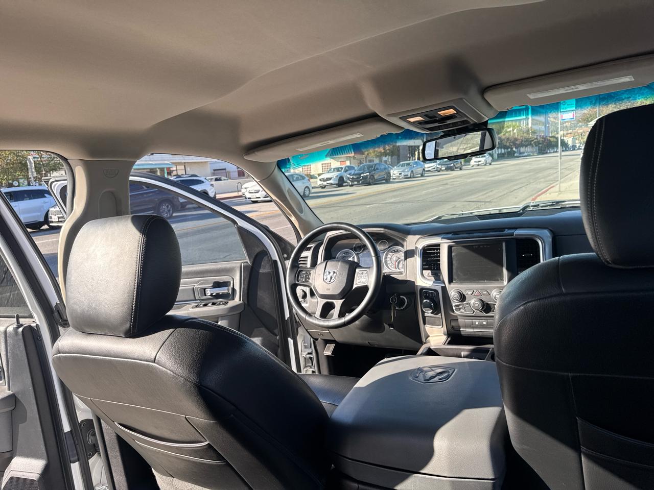 RAM 1500 2WD Crew Cab 140.5" Lone Star 2015