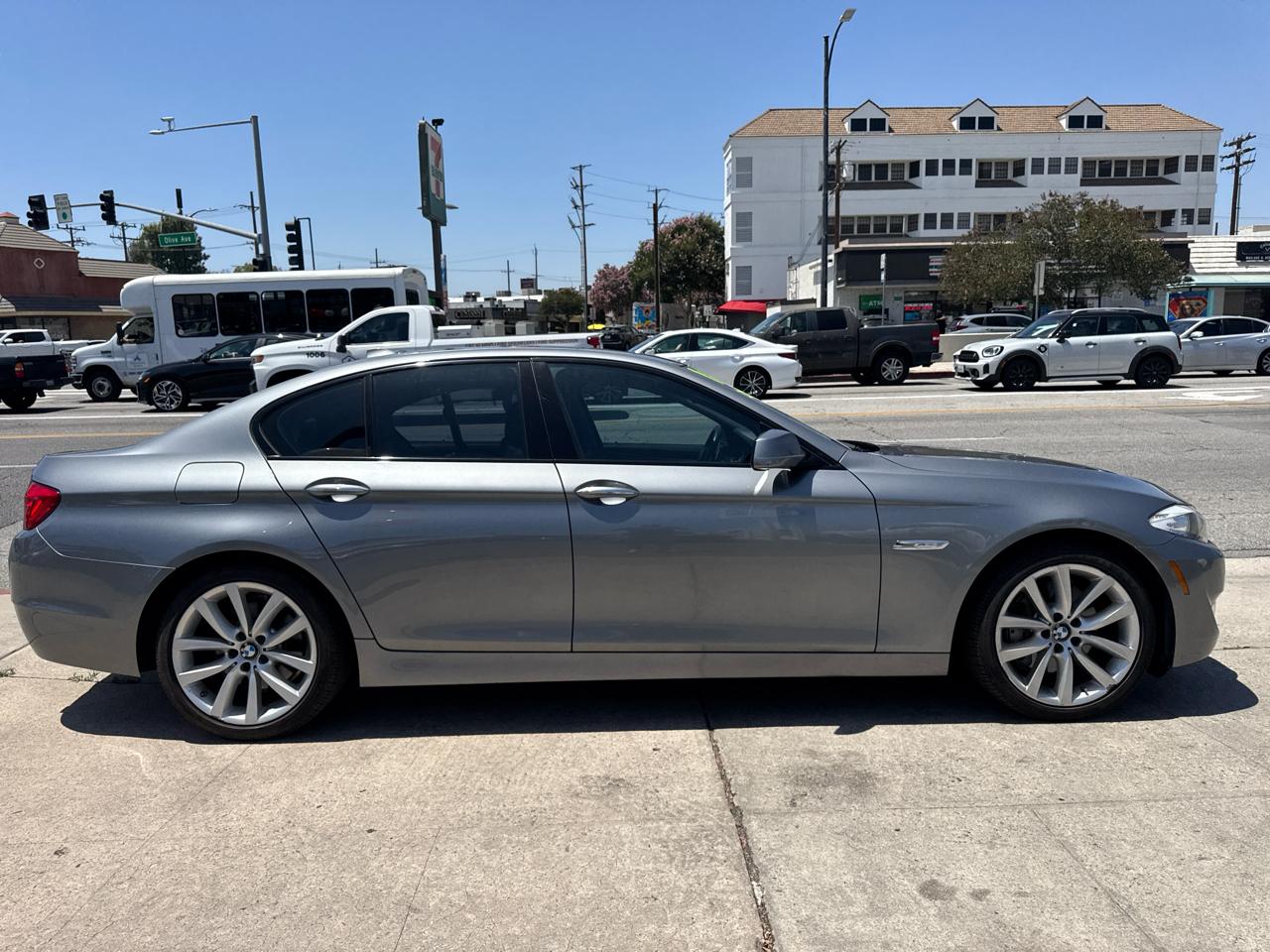 BMW 5 Series 4dr Sdn 535i RWD 2011