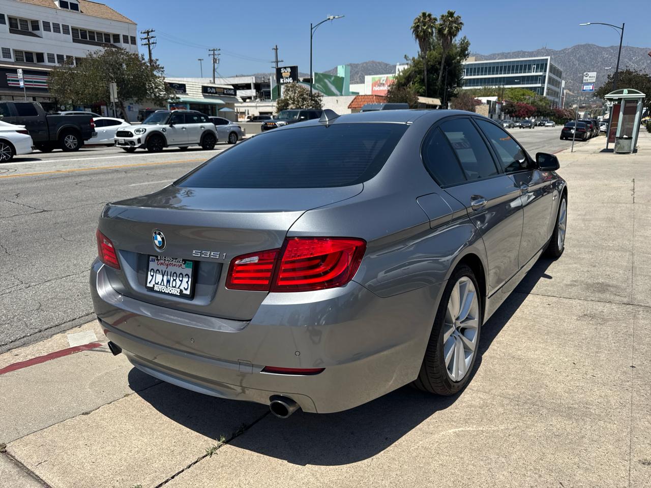 BMW 5 Series 4dr Sdn 535i RWD 2011