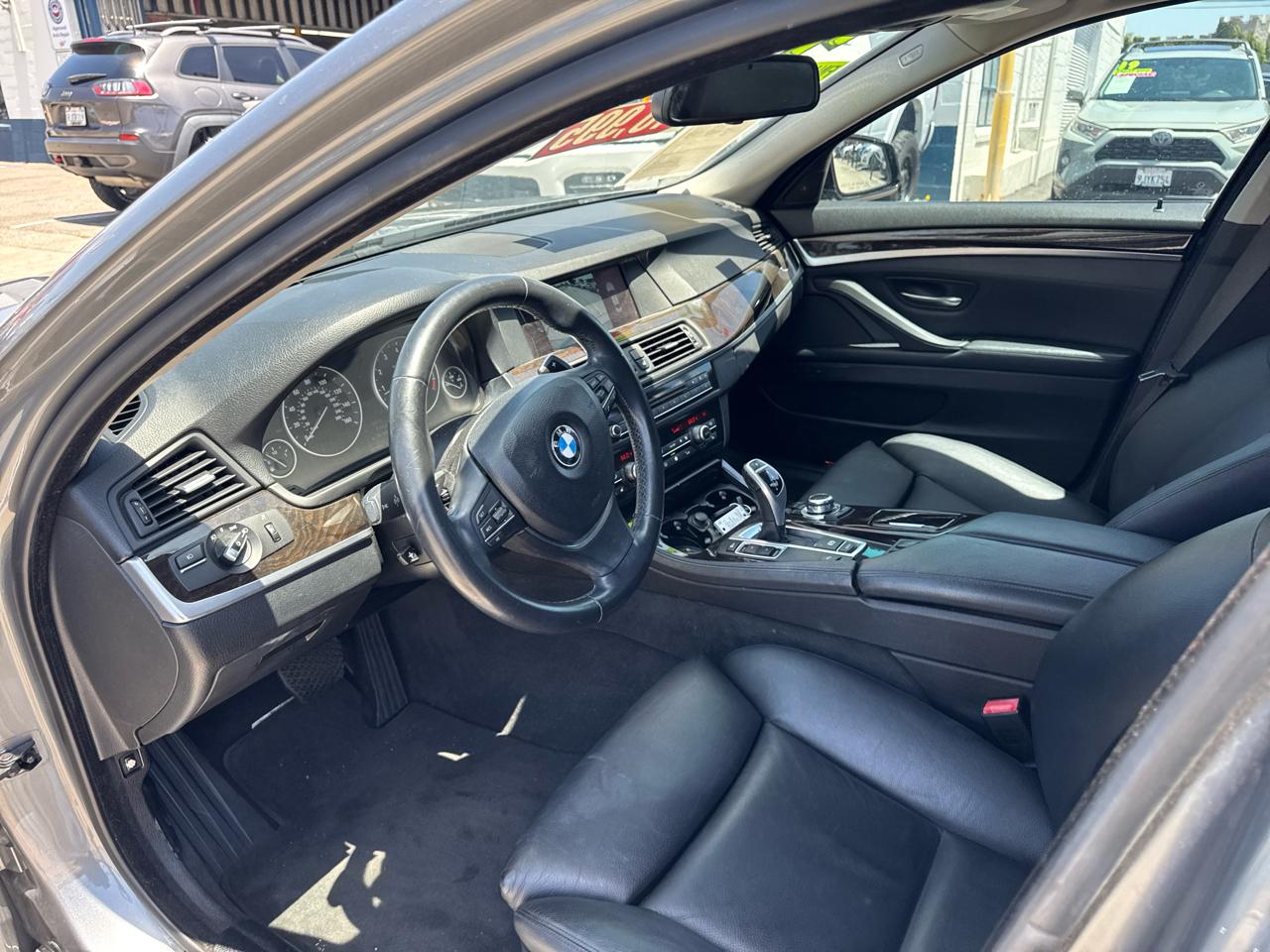 BMW 5 Series 4dr Sdn 535i RWD 2011
