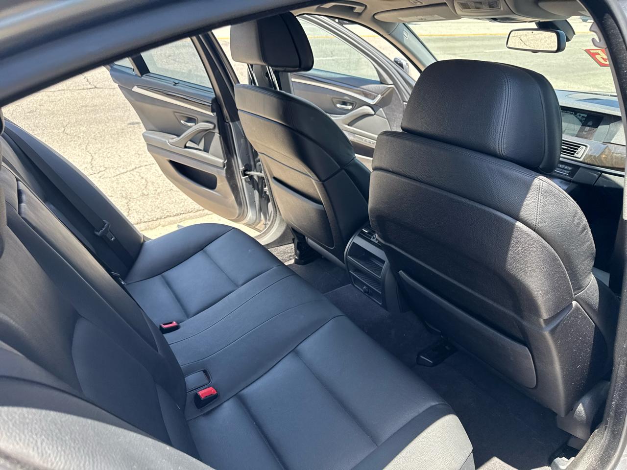 BMW 5 Series 4dr Sdn 535i RWD 2011