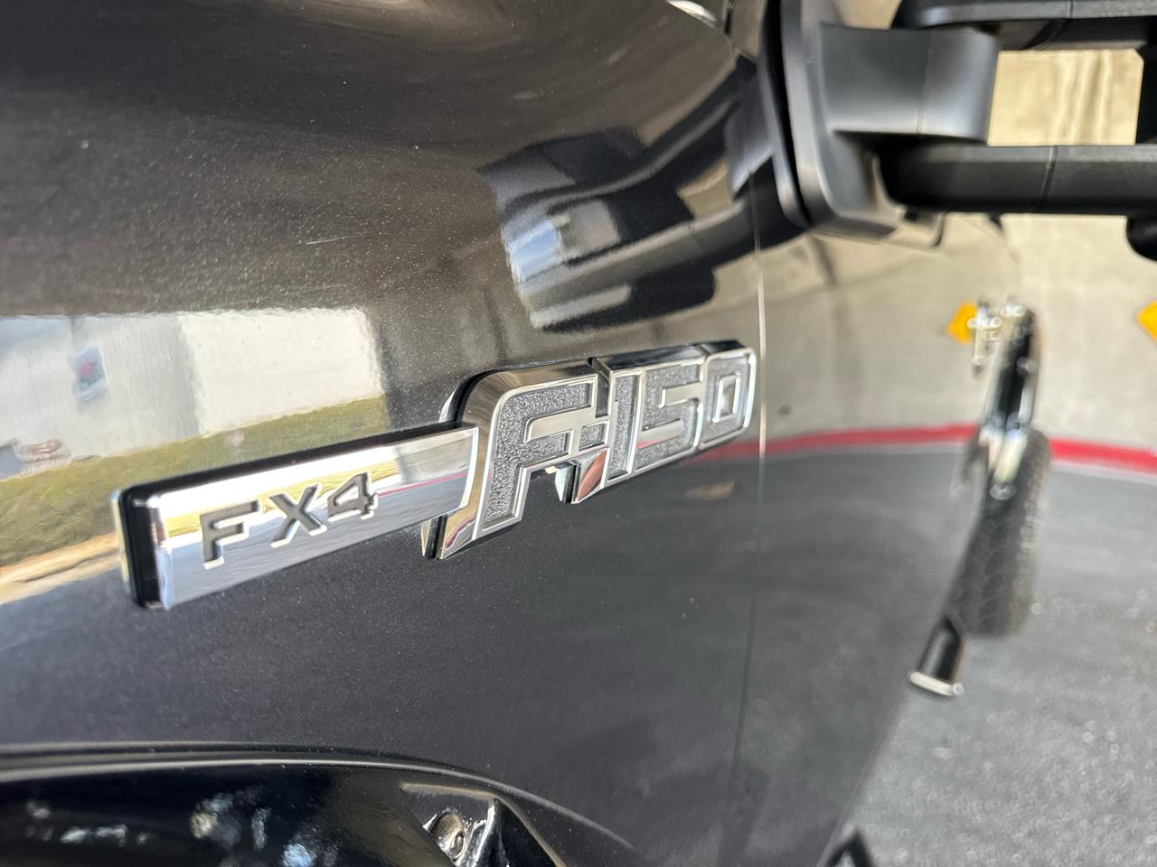 Ford F-150 4WD SuperCrew 145" Platinum 2013