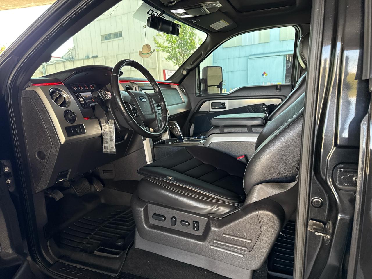 Ford F-150 4WD SuperCrew 145" Platinum 2013