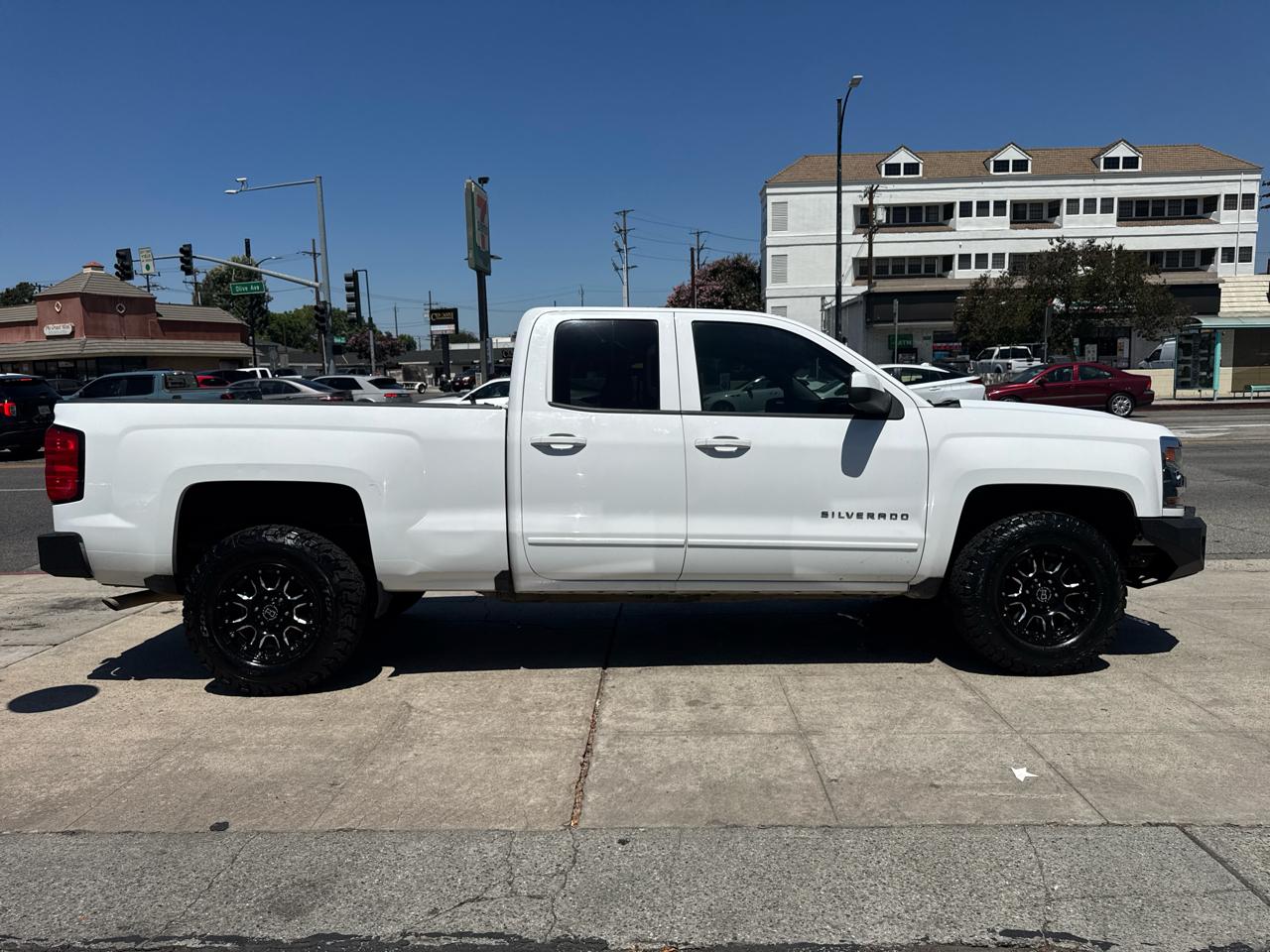 Chevrolet Silverado 1500 2WD Double Cab 143.5" LT w/1LT 2018