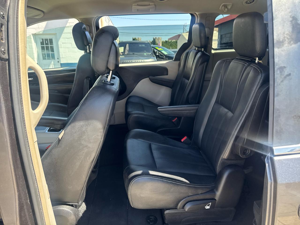 Chrysler Town & Country 4dr Wgn Touring 2016