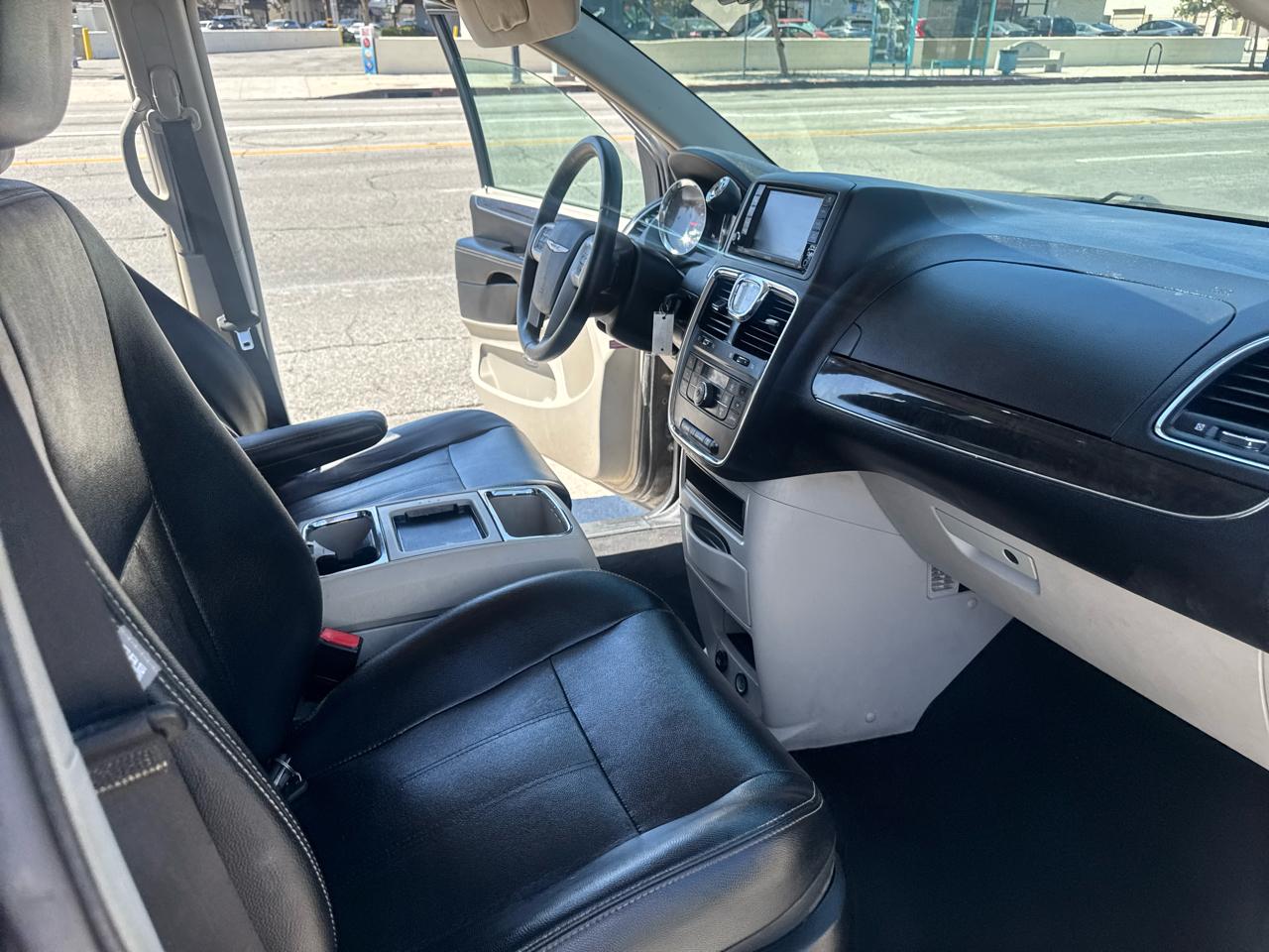 Chrysler Town & Country 4dr Wgn Touring 2016