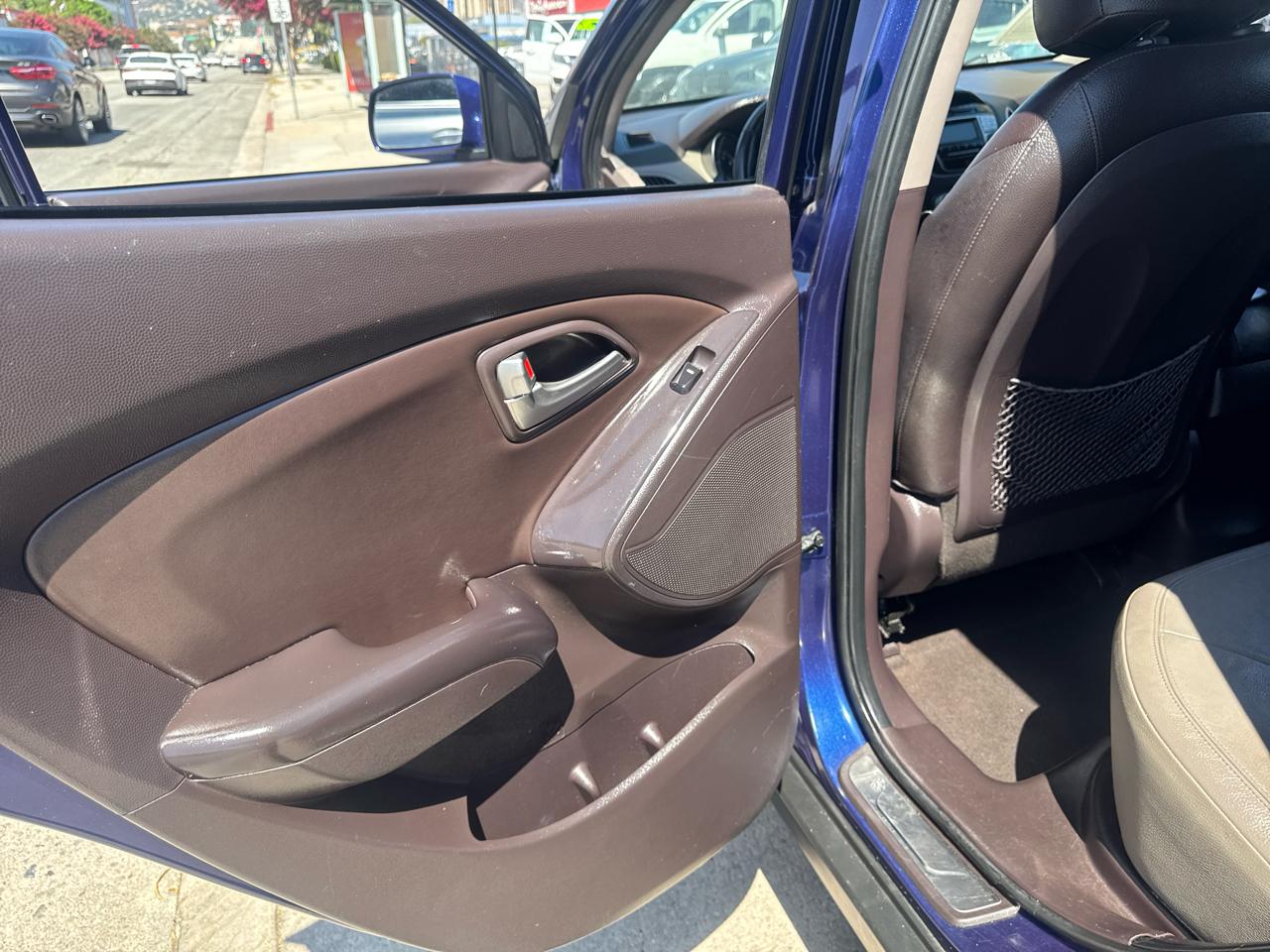 Hyundai Tucson FWD 4dr Auto Limited PZEV 2011