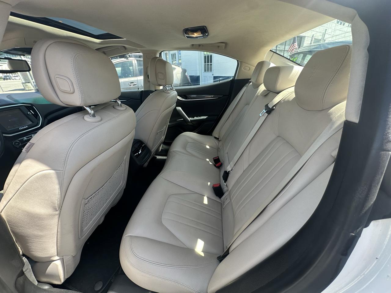 Maserati Ghibli 4dr Sdn 2015