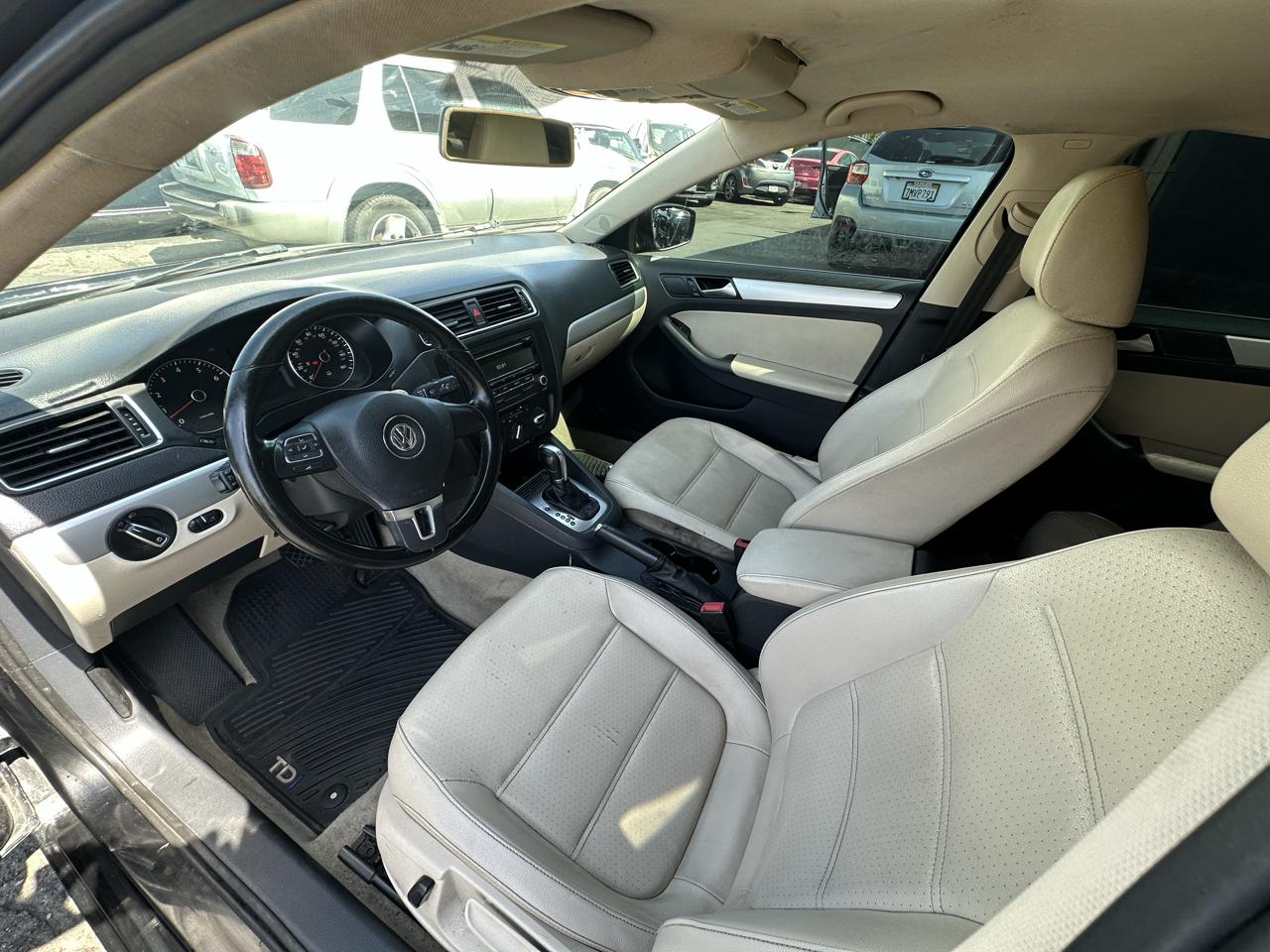 Volkswagen Jetta Sedan 4dr Auto SE 2014