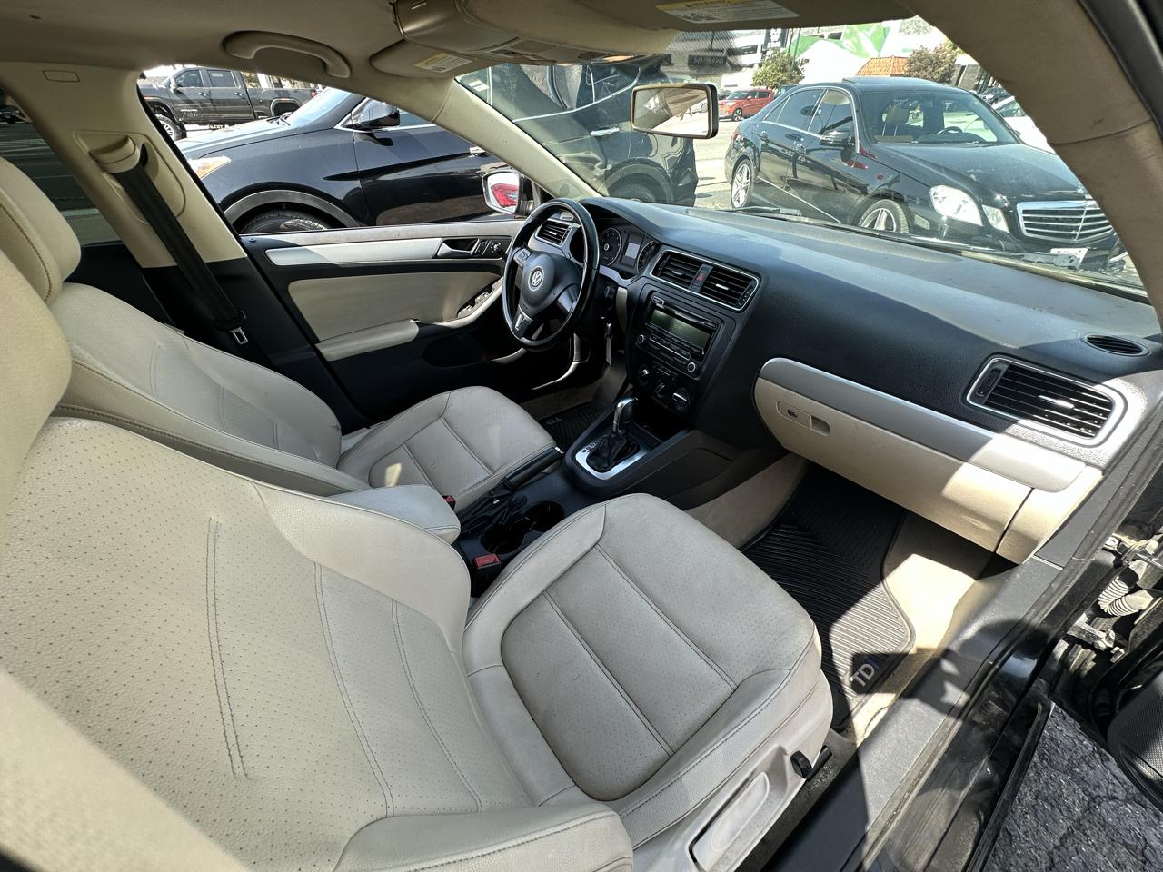 Volkswagen Jetta Sedan 4dr Auto SE 2014