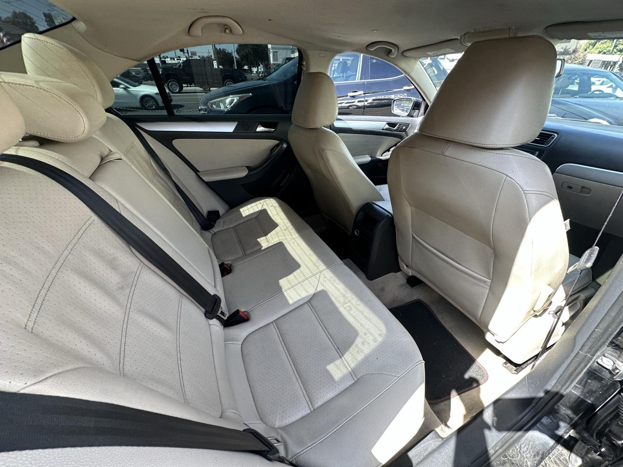 Volkswagen Jetta Sedan 4dr Auto SE 2014
