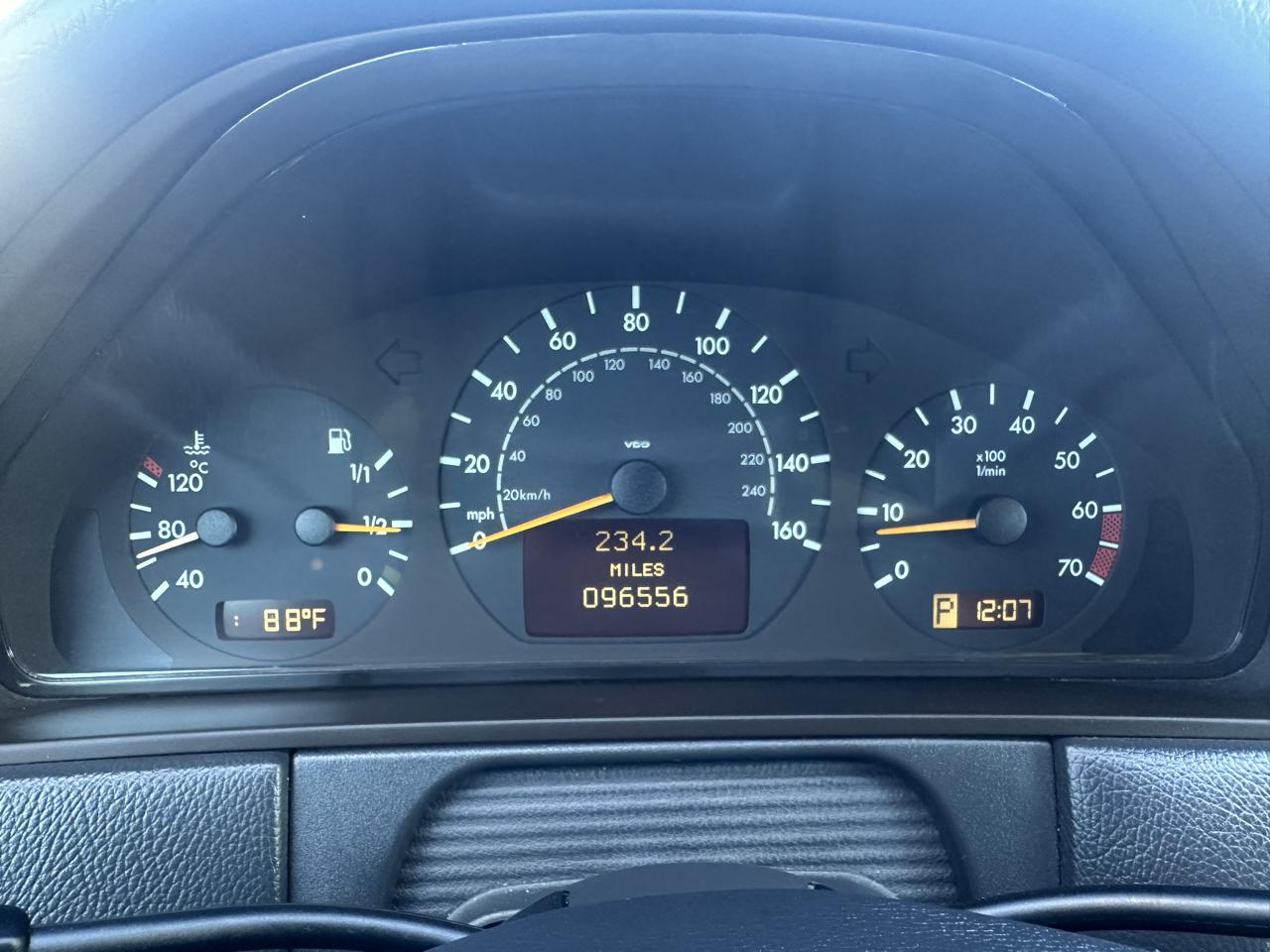 Mercedes-Benz E-Class 4dr Wgn 3.2L 2002