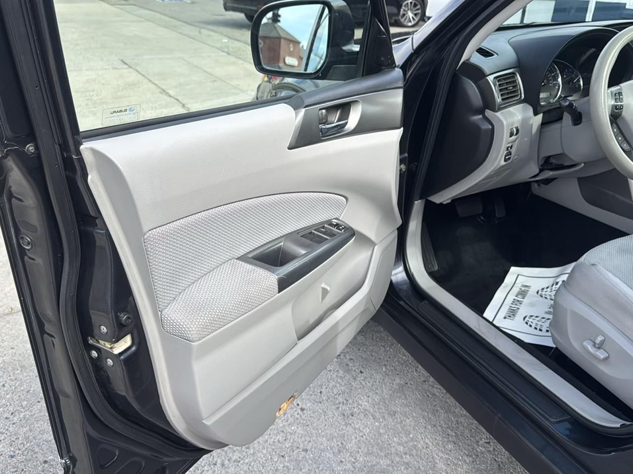 Subaru Forester 4dr Auto 2.5X Premium w/All-Weather Pkg 2011