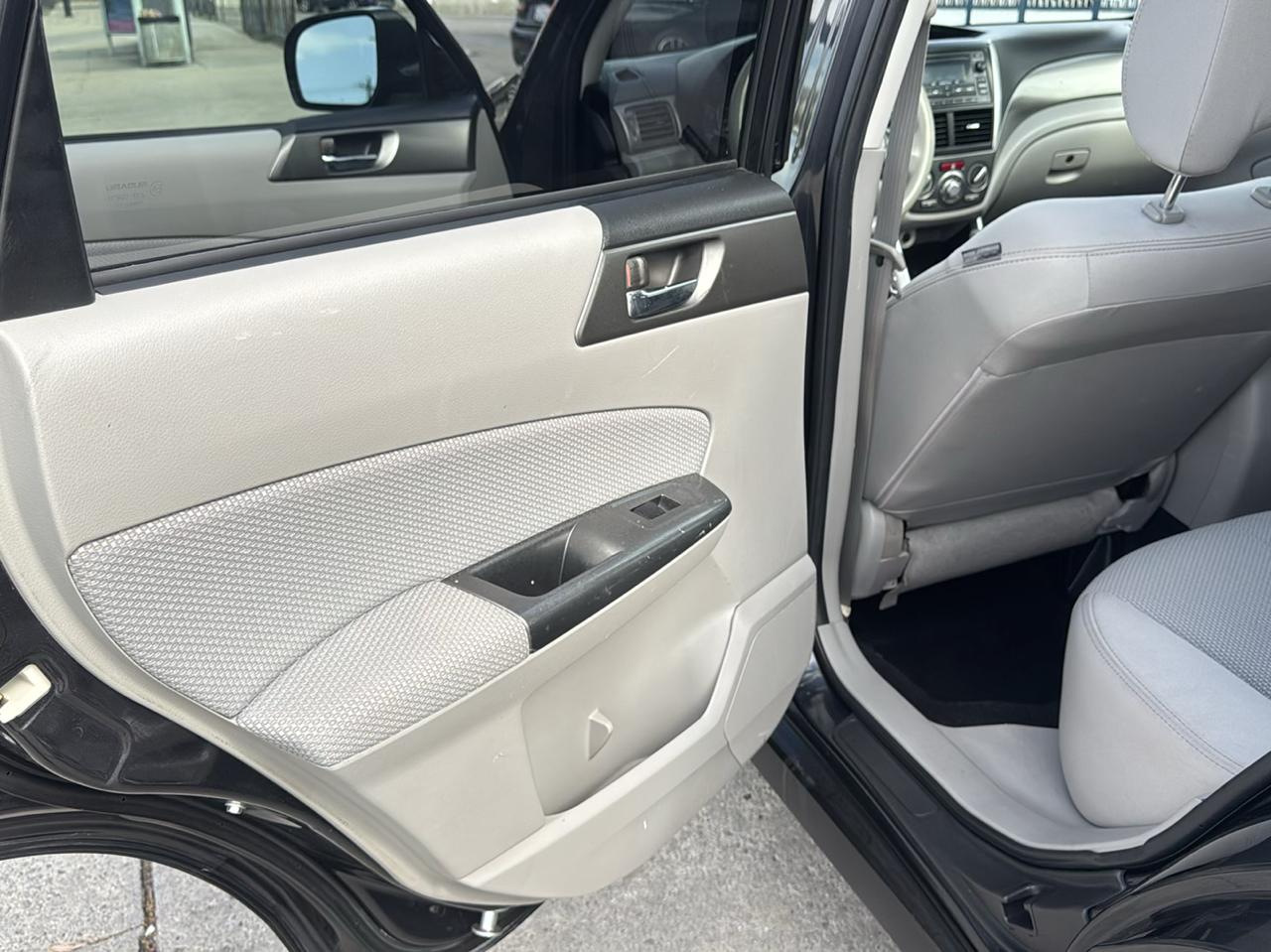 Subaru Forester 4dr Auto 2.5X Premium w/All-Weather Pkg 2011