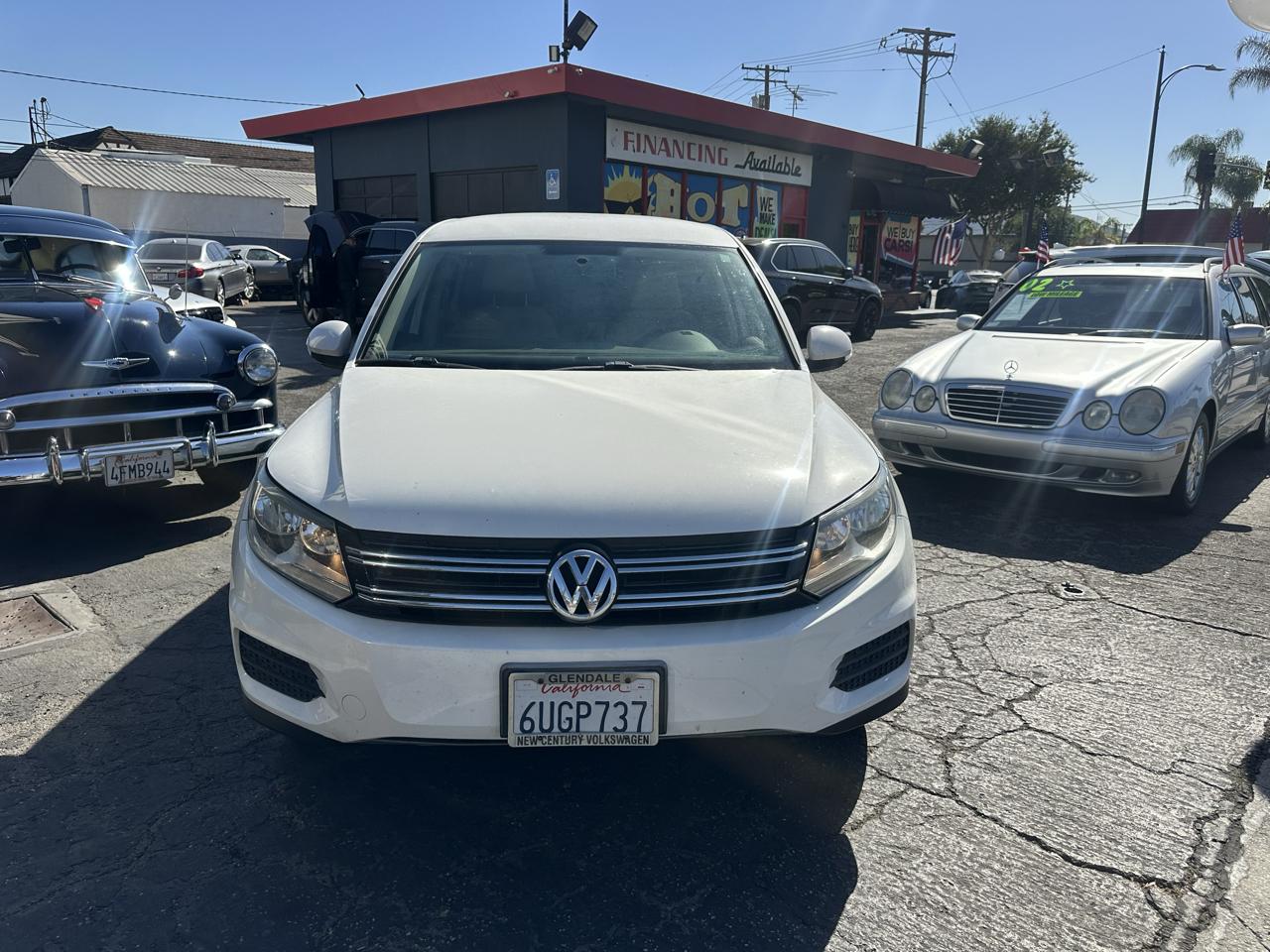 Volkswagen Tiguan 2WD 4dr Auto SE w/Sunroof & Nav 2012
