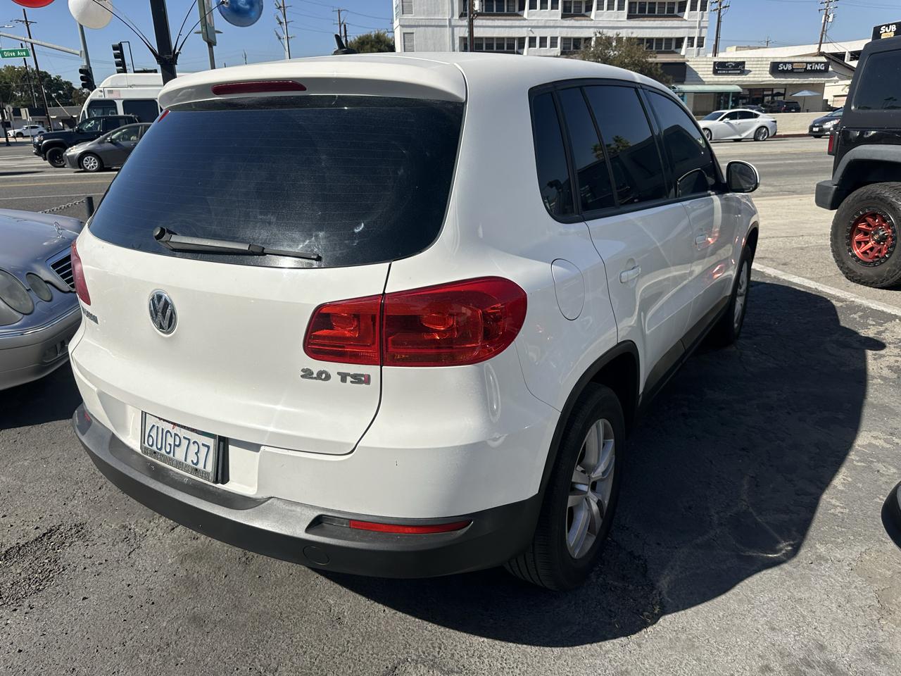 Volkswagen Tiguan 2WD 4dr Auto SE w/Sunroof & Nav 2012