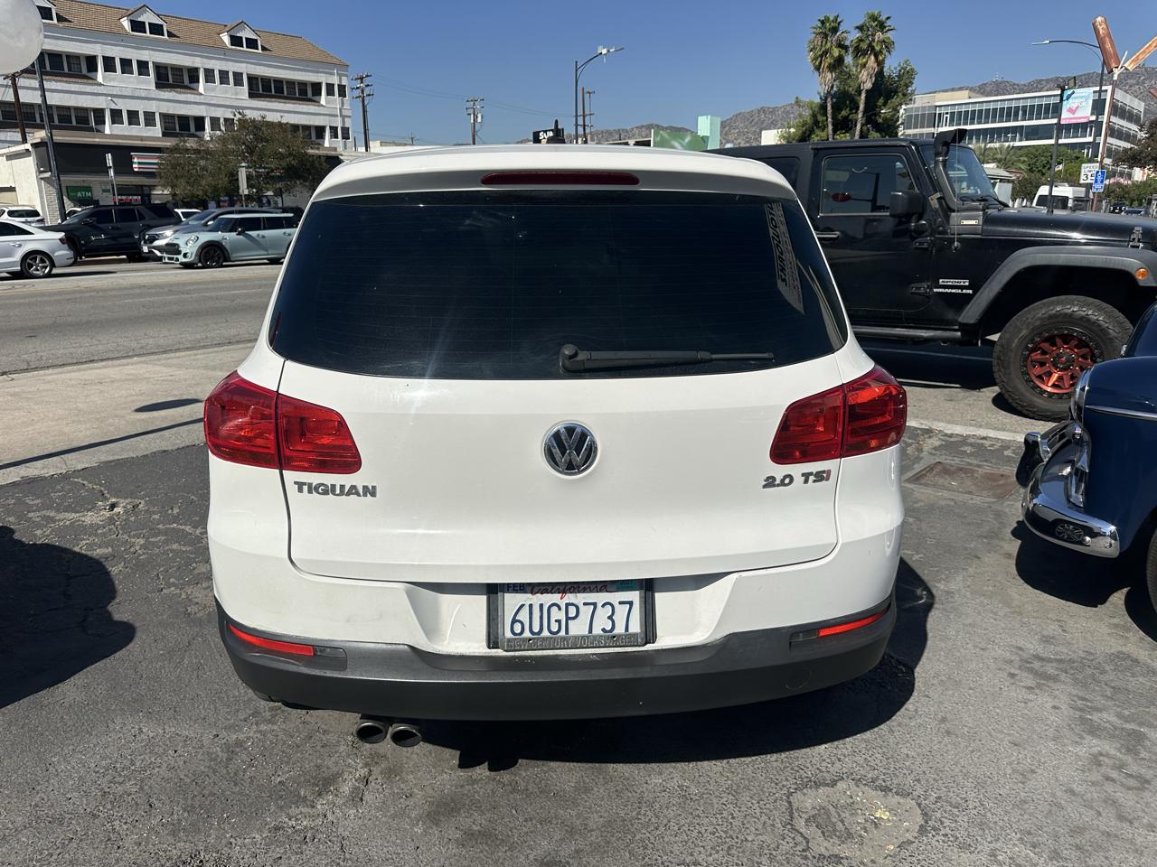 Volkswagen Tiguan 2WD 4dr Auto SE w/Sunroof & Nav 2012