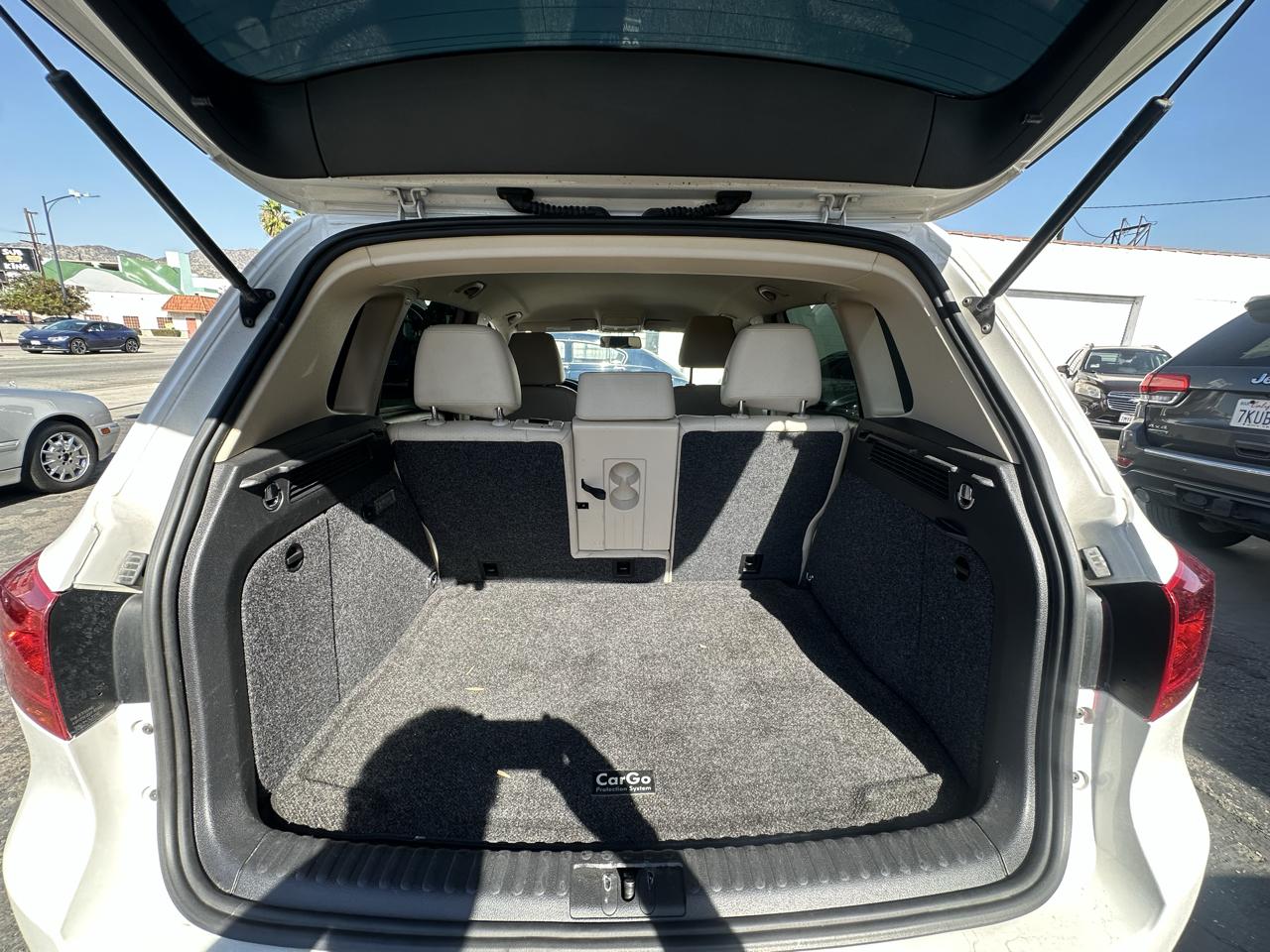 Volkswagen Tiguan 2WD 4dr Auto SE w/Sunroof & Nav 2012